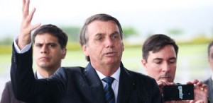 BOLSONARO FAZ NOVO EXAME DE CORONAVÍRUS