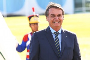 Bolsonaro sanciona Orçamento com fundo eleitoral de R$ 2 bi