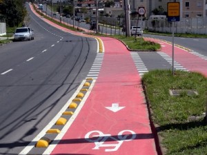 Porto Alegre:  Aprovado financiamento de R$ 10 milhões para mobilidade urbana. Parte do dinheiro será investido em infraestrutura em 20 quilômetros de ciclovias