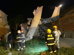 Avião que decolou de Porto Alegre cai na Argentina