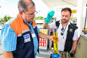 Porto Alegre: Postos passam no teste de gasolina do Procon
