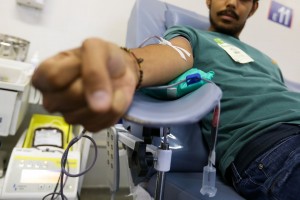 Bolsonaro veta projeto que obrigava SUS a garantir sangue e remédios a pacientes