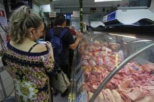 Mercado Público de Porto Alegre prorroga descontos no preço da carne