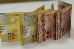 Salário mínimo será de R$ 1.039 em 2020