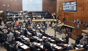RS: Convocação para votação do pacote do governo Leite começa nesta segunda-feira