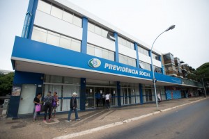 Medidas para reduzir fila do INSS serão anunciadas na quarta-feira