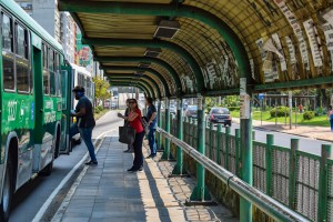 Porto Alegre: Aberta consulta pública sobre concessão de abrigos de ônibus