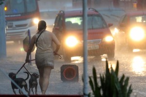 Temporal despenca sobre Porto Alegre nesta quarta-feira