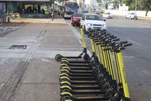 Empresa de patinetes e bicicletas encerra atividade em 14 cidades