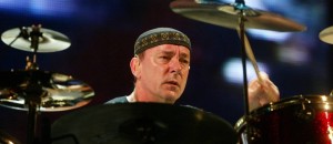 Morre Neil Peart, baterista do Rush
