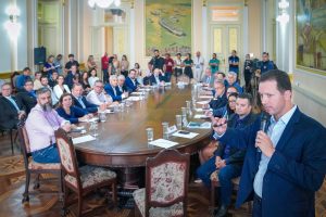 MARCHEZAN E PREFEITOS DEBATEM SOBRE REDUÇÃO DA TARIFA DE ÔNIBUS