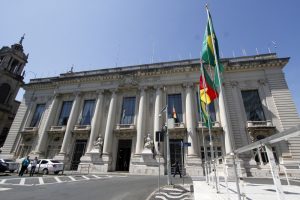 RS: GOVERNO LEITE ACIONA STF PARA MANTER ALÍQUOTA PREVIDENCIÁRIA MAIOR DE MILITARES