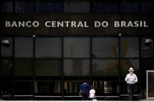 BC diz que aumento de gastos e suspensão de reformas limitam queda de juros para conter coronavírus