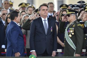 Militares temem efeitos do radicalismo com Bolsonaro isolado