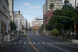 Confira o que funciona em Porto Alegre a partir desta segunda (23)