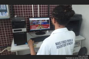 Com e sem aulas online, mães contam como lidam com filhos em casa. Diferentes realidades de estudantes ficam mais evidentes na quarentena