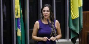 Fernanda Melchionna denuncia Bolsonaro à Organização Mundial da Saúde