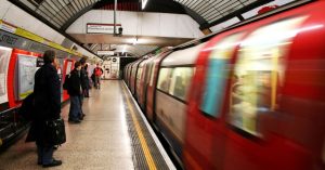 Londres fecha metrô e se prepara para interdição devido ao coronavírus