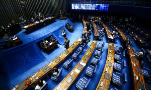 Após teste com três parlamentares, Senado terá primeira sessão remota