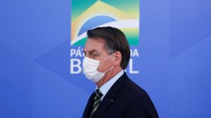 Brasilianistas não acreditam em impeachment de Bolsonaro e temem ameaças à democracia brasileira