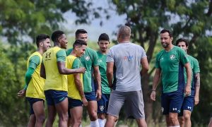 Jogadores simpatizam com férias antecipadas, mas acordo salarial pode demorar