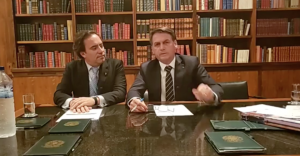 Bolsonaro faz LIVE com presidente da Caixa econômica e não comenta possibilidade de saída de Moro