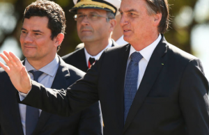 Moro pede demissão após troca na PF, e Bolsonaro tenta reverter; por Leandro Colon/UOL