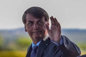 Bolsonaro rebate críticas por escolha de amigo dos filhos para o comando da PF: “E daí?”; O Estado de São Paulo