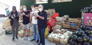 Ídolos do Inter fazem doação de 10 toneladas de alimentos