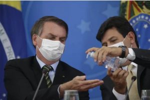 Reunião entre Bolsonaro e Mandetta é descrita como 'tranquila' por auxiliares