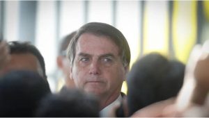 Bolsonaro oferece cargos a partidos em troca de sustentação no Congresso; O Estado de SP