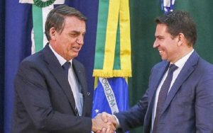 Bolsonaro pede nova investigação do caso Adélio Bispo. Para presidente, crime tem mandante