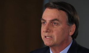 Após pregar 'união', Bolsonaro compartilha vídeo com críticas a governadores