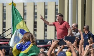 Força-tarefa da Lava Jato cobra compromisso com democracia em resposta a ida de Bolsonaro a ato pró-ditadura; BBC News Brasil