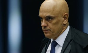 Moraes manda PF realizar diligências contra deputados bolsonaristas em inquérito contra atos pró-ditadura; O Globo