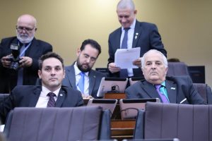 DEPUTADOS ZUCCO E VILMAR LOURENÇO PROÕEM FUNDO PARA COMBATE Á SECA