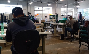 Senai produz e doa máscaras em várias regiões do Estado. Instituição vem trabalhando em várias frentes para produção de EPIs no combate à Covid-19