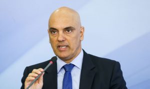 Alexandre de Moraes assume vaga efetiva no TSE