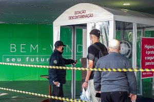Porto Alegre: Prefeitura notifica estabelecimentos comerciais a desativarem túneis de desinfecção humana