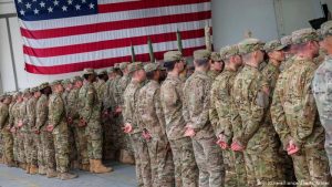 Trump retira parte das tropas americanas da Alemanha; Deutsche Welle