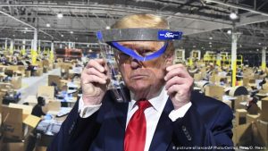 Trump ignora pandemia e retoma campanha eleitoral; Deutsche Welle