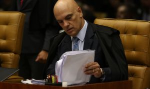 Moraes libera acesso de advogados ao inquérito sobre fake news. Cópias do processo serão disponibilizadas às defesas