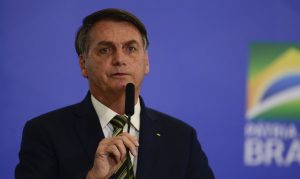 Bolsonaro fala sobre o risco de endividamento público em live