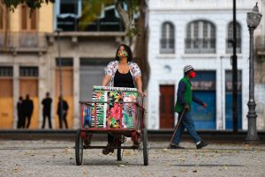 Para cada emprego formal fechado, dois informais ficaram sem trabalho; O Estado de São Paulo