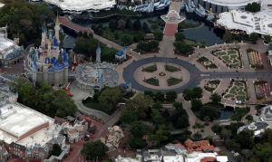 Disney mantém previsão de abertura de parques no próximo sábado