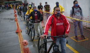 Com hospitais próximos do colapso, médicos de Bogotá pedem quarentena