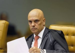 Censura de Moraes a perfis bolsonaristas incomoda ministros do STF, mas corte não deve confrontar decisão; Folha de São Paulo