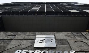 Petrobras reduz prejuízo líquido no 2º trimestre, mesmo com crise