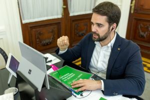 RS: “Vamos fazer a nossa lição de casa”, afirma governador em debate virtual sobre reforma tributária gaúcha