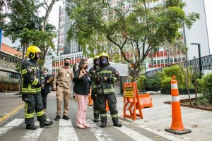 Porto Alegre: Hospital Moinhos faz treinamento para prevenção e combate a incêndio